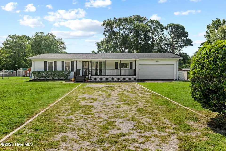 2828 Easy Street, Newport, NC 28570 — 3-bedroom home in Village Heights, Newport, NC, photo 1 of 31: Front