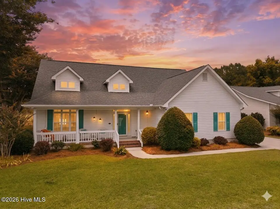 117 Carefree Lane, Morehead City, NC 28557 — 3-bedroom home in Brandywine Bay, Morehead City, NC, photo 1 of 49: Flag Photo