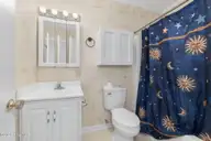 121 White Ash Drive, Pine Knoll Shores, NC 28512 — 2-bedroom waterfront home, Pine Knoll Shores, NC, photo 8 of 53: 7-web-or-mls-chadwick-visuals-121-white-