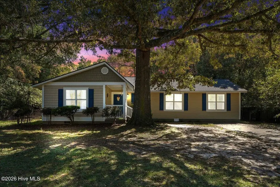 111 Lakehurst Drive, Dudley, NC 28333 — 3-bedroom waterfront home in Robin Lake, Dudley, NC, photo 1 of 49: 111 Lakehurst Dr-2 2