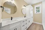 309 Shipwreck Lane, Emerald Isle, NC 28594 — 4-bedroom home in Spinnakers Reach, Emerald Isle, NC, photo 19 of 45: Master bath