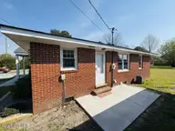 302 NE Railroad Street, Pikeville, NC 27863 — 3-bedroom home, Pikeville, NC, photo 4 of 17: 92fae0c8-a891-42a7-b877-3fd24bd148ba