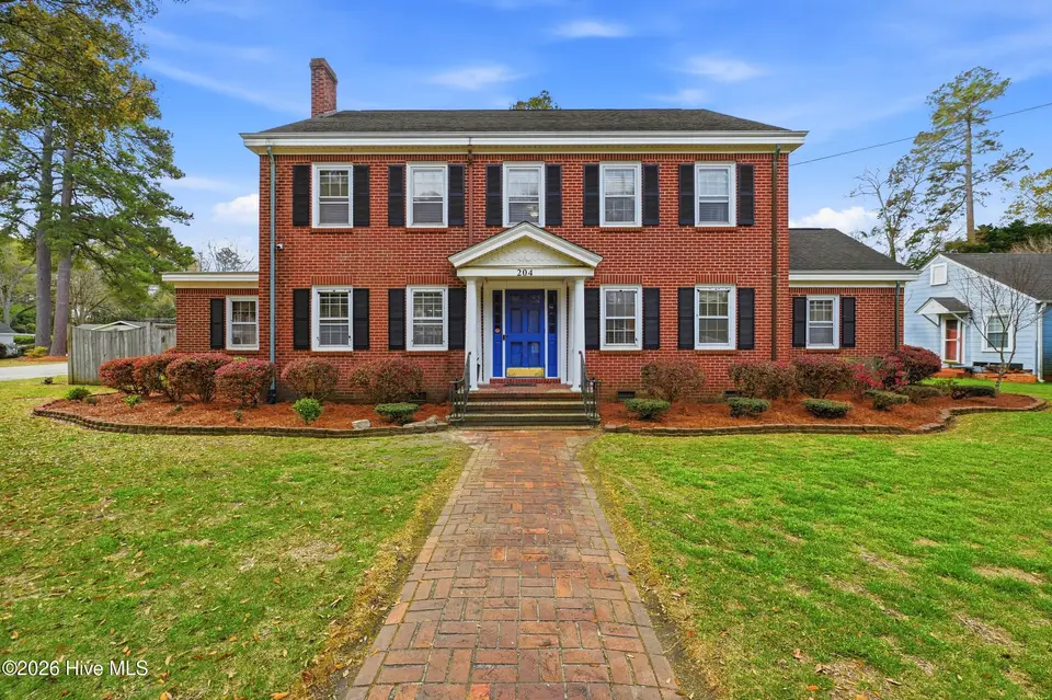 204 E College Street, Whiteville, NC 28472 — 4-bedroom home in Whiteville, Whiteville, NC, photo 1 of 43: 2_204_e_college_st_002
