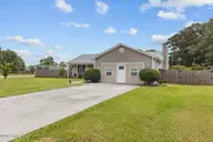 309 Parkton Drive, Richlands, NC 28574 — 3-bedroom home in Cherrywoods, Richlands, NC, photo 13 of 31