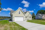 1161 S Shore Drive, Southport, NC 28461 — 3-bedroom waterfront home in Boiling Spring Lakes, Southport, NC, photo 4 of 42: 1161 S Shore-4