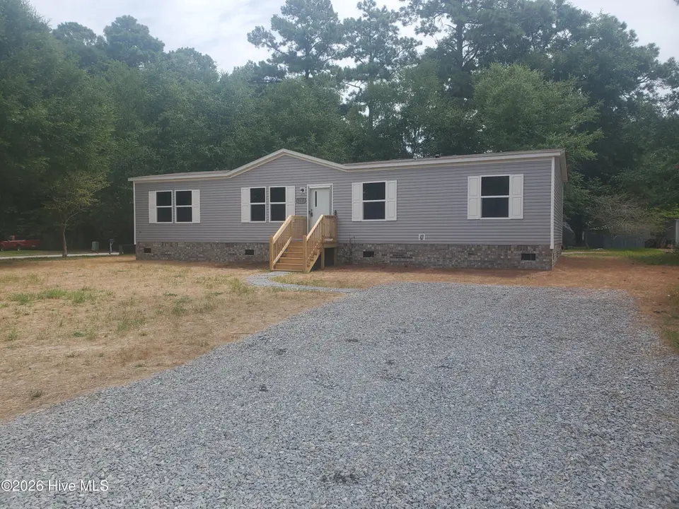 9115 E Calabash Drive SW, Calabash, NC 28467 — 3-bedroom manufactured home in Bonaparte Retreat, Calabash, NC, photo 1 of 27