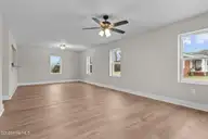 825 Washington Post Road, New Bern, NC 28562 — 3-bedroom home, New Bern, NC, photo 5 of 7: 0012825livrm