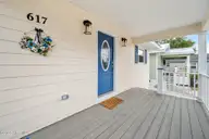 617 S 9th Street, Wilmington, NC 28401 — 3-bedroom home in Dawson-Castle Street, Wilmington, NC, photo 2 of 28: porch