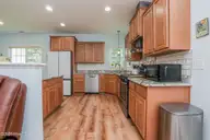 109 Foxberry Place, Jacksonville, NC 28540 — 3-bedroom home in Williamsburg Plantation, Jacksonville, NC, photo 10 of 40