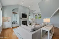 1043 Headwater Cove Lane, Wilmington, NC 28403 — 3-bedroom waterfront home in Headwater Cove, Wilmington, NC, photo 16 of 71: images-28