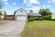 618 Sand Ridge Road, Hubert, NC 28539 — 3-bedroom home in Queens Creek, Hubert, NC, photo 1 of 41