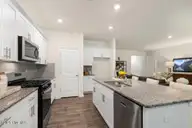 10854 Beard Way, Bailey, NC 27807 — 4-bedroom home in Beaver Dam Crossing, Bailey, NC, photo 19 of 41: dr-horton-anderson-farm-booth-model-018