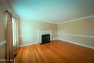 1008 Bateman Drive, Elizabeth City, NC 27909 — 4-bedroom waterfront home in Bateman Estates, Elizabeth City, NC, photo 10 of 74: Living Room