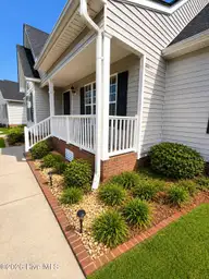1108 Quarterpath Drive, Winterville, NC 28590 — 4-bedroom home in Quarterpath Village, Winterville, NC, photo 3 of 17: IMG_7376