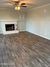 102 Dockside Drive, Jacksonville, NC 28546 — 4-bedroom waterfront home in Hunters Creek, Jacksonville, NC, photo 6 of 33: Living Room