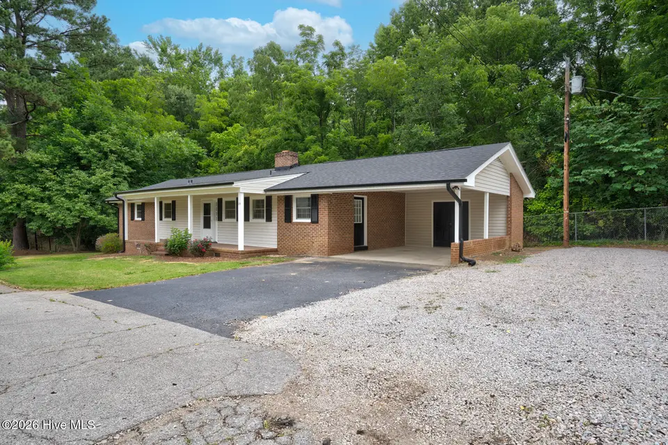 215 E Franklin Street, Spring Hope, NC 27882 — 3-bedroom home, Spring Hope, NC, photo 1 of 30: 001-215EastFranklinStreet-SpringHope-NC-