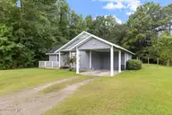 416 W Willis Landing Road, Hubert, NC 28539 — 3-bedroom home, Hubert, NC, photo 2 of 26