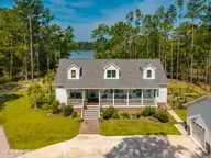 418 Vicksburg Court, Havelock, NC 28532 — 5-bedroom waterfront home in Plantation Harbor, Havelock, NC, photo 3 of 39: 418 Vicksburg Court