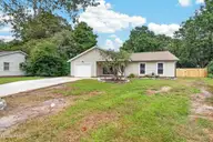 809 Deblea Court, Jacksonville, NC 28546 — 3-bedroom home in Branchwood, Jacksonville, NC, photo 2 of 34