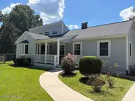 501 Franklin Avenue, New Bern, NC 28560 — 3-bedroom home in Colonial Heights, New Bern, NC, photo 2 of 48: IMG_1700