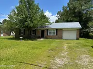 4633 Kings Drive, Wilmington, NC 28405 — 3-bedroom home in Kings Grant, Wilmington, NC, photo 1 of 14: IMG_7748
