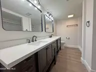 10 Pine Tree Road # 125, Pinehurst, NC 28374 — 3-bedroom condo in St Andrews Cond, Pinehurst, NC, photo 10 of 19: Owner Suite Bath