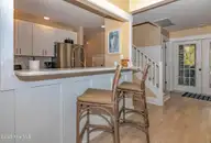 23 Ibis Roost, Bald Head Island, NC 28461 — 3-bedroom home in Ibis Roost, Bald Head Island, NC, photo 14 of 40: Breakfest Bar