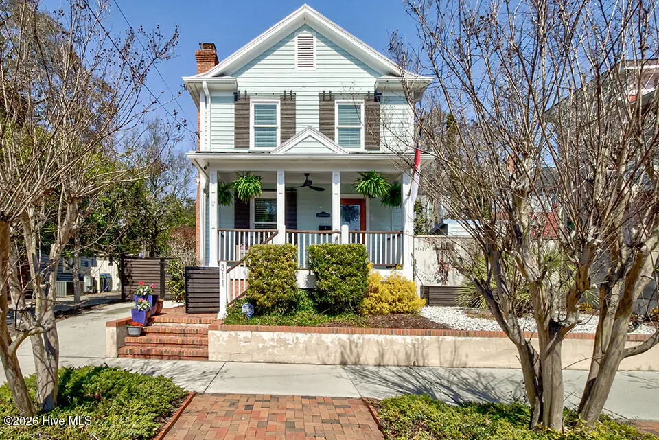 311 Nun Street, Wilmington, NC 28401 — 3-bedroom home in Historic District, Wilmington, NC, photo 1 of 43: IMG_2367_8_9