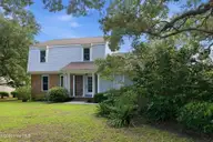 104 Gull Harbor Drive, Newport, NC 28570 — 3-bedroom waterfront home in Gull Harbor, Newport, NC, photo 4 of 71: 3-web-or-mls-1S3A3351