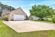 904 Huff Drive, Jacksonville, NC 28546 — 3-bedroom home in Pebble Crossing, Jacksonville, NC, photo 4 of 36