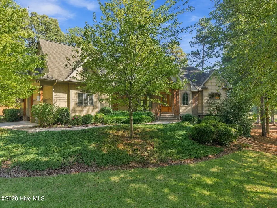 70 Royal Dublin Downs, Pinehurst, NC 28374 — 4-bedroom waterfront home in National, Pinehurst, NC, photo 1 of 53: 70 Royal Dublin Dr
