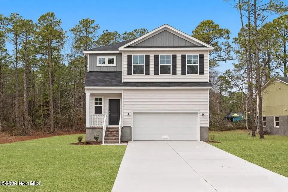 717 Helm Drive, New Bern, NC 28560 — 4-bedroom home in Fairfield Harbour, New Bern, NC, photo 1 of 24: front