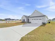 610 Barlowe Lane, Jacksonville, NC 28546 — 3-bedroom home in Stateside, Jacksonville, NC, photo 3 of 29