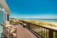 405 Ocean Drive, Emerald Isle, NC 28594 — 2-bedroom waterfront home, Emerald Isle, NC, photo 8 of 33: 9-web-or-mls-cchadwick-visuals-405-ocean