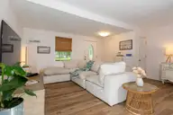 514 Jefferson Avenue, New Bern, NC 28560 — 3-bedroom home in Colonial Heights, New Bern, NC, photo 6 of 36: Entry
