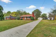 105 Forest Drive, Goldsboro, NC 27534 — 3-bedroom home in Pinewood, Goldsboro, NC, photo 5 of 34