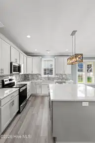 401 King Richard Court, Jacksonville, NC 28546 — 5-bedroom home in Palmetto Park, Jacksonville, NC, photo 12 of 46