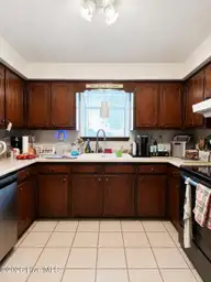 117 Quarterdeck Townes, New Bern, NC 28562 — 2-bedroom townhome in River Bend, New Bern, NC, photo 2 of 22