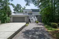 5616 Gondolier Drive, New Bern, NC 28560 — 4-bedroom waterfront home in Fairfield Harbour, New Bern, NC, photo 9 of 75: 5616 Gondolier Drive, New Bern