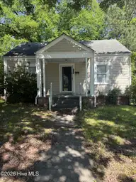 113 N Summit Street, Greenville, NC 27858 — 2-bedroom home in University, Greenville, NC, photo 2 of 3: IMG_3325.HEIC