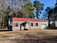 109 Tulane Street, Dudley, NC 28333 — 2-bedroom home in Woodland Acres, Dudley, NC, photo 2 of 14: IMG_9605