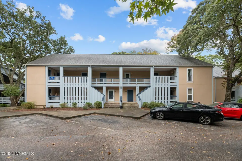 1506 Harbourside Drive 1506 -1505, New Bern, NC 28560 — 2-bedroom condo in Fairfield Harbour, New Bern, NC, photo 1 of 35: 32-web-or-mls-DSC_2302