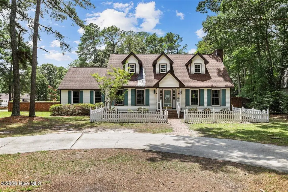 2570 Old Plantation Drive, Kinston, NC 28504 — 4-bedroom home in Falling Creek, Kinston, NC, photo 1 of 60: 01-2570 Old Plantation Dr-1