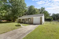 402 Sterling Road, Jacksonville, NC 28546 — 3-bedroom home in Montclair, Jacksonville, NC, photo 2 of 20