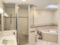 4503 W Fairway Drive, Trent Woods, NC 28562 — 4-bedroom home in Greenwood, Trent Woods, NC, photo 24 of 37: Primary Bathroom