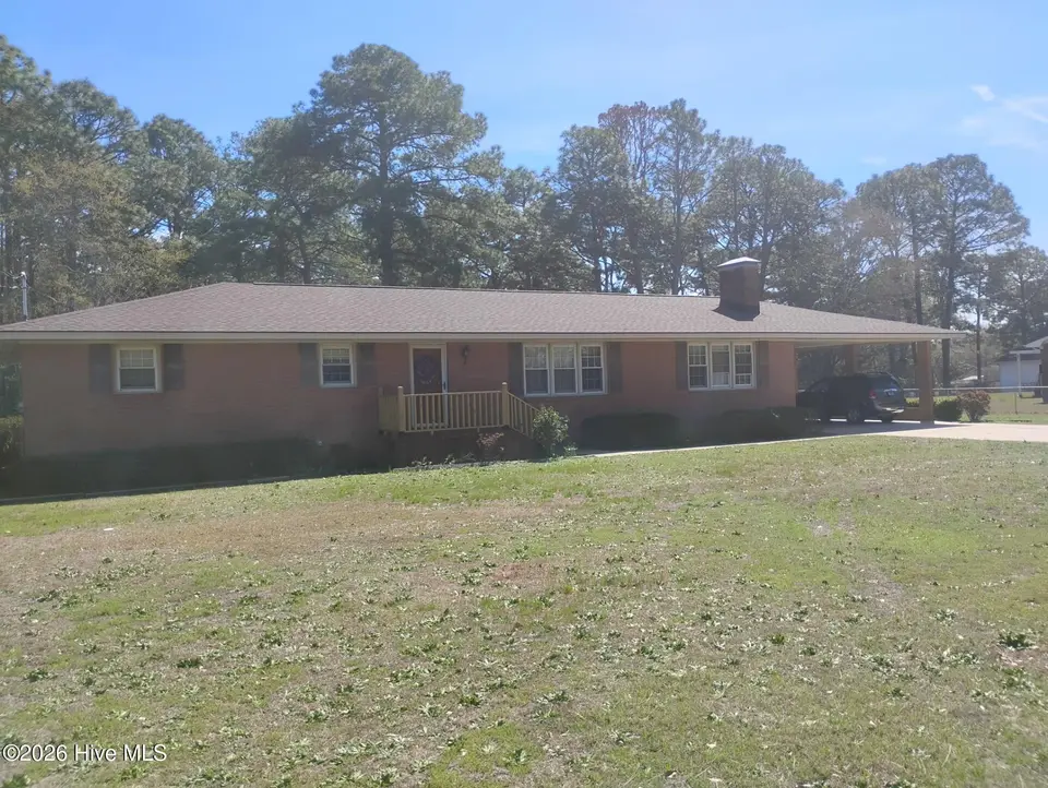 161 Grant Drive, Goldsboro, NC 27534 — 4-bedroom home in Forest Knolls, Goldsboro, NC, photo 1 of 13: Main View