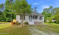 293 Walnut Road, Southport, NC 28461 — 3-bedroom home in Boiling Spring Lakes, Southport, NC, photo 2 of 44: 293_walnut_rd_003