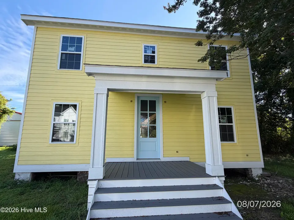 502 E Burgess Street, Elizabeth City, NC 27909 — 4-bedroom home, Elizabeth City, NC, photo 1 of 7: front