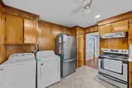 704 N Grace Avenue, New Bern, NC 28562 — 3-bedroom home in Trent Park, New Bern, NC, photo 19 of 46: Kitchen
