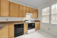 233 Racine Drive 38, Wilmington, NC 28403 — 3-bedroom townhome in Ashton, Wilmington, NC, photo 7 of 32: 007_img_9184_612